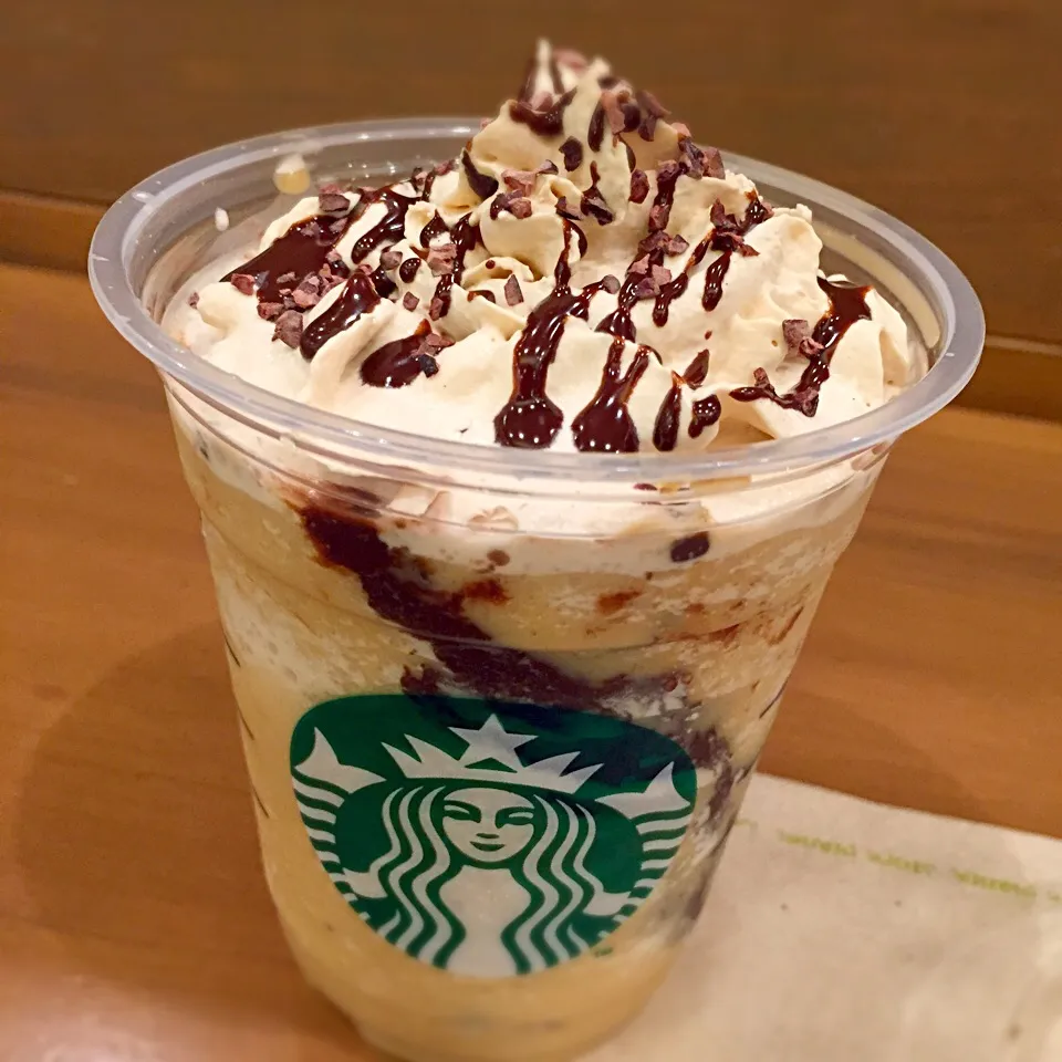 チョコレートクランチフラペチーノ|りんごっちさん