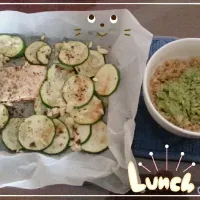 Snapdishの料理写真:キノア🌟サーモン🌟ズッキーニ🌟アボカド⭐ Quinoa 🌟 Salmon 🌟 Zucchini 🌟 Avocado|thepixiemixerさん