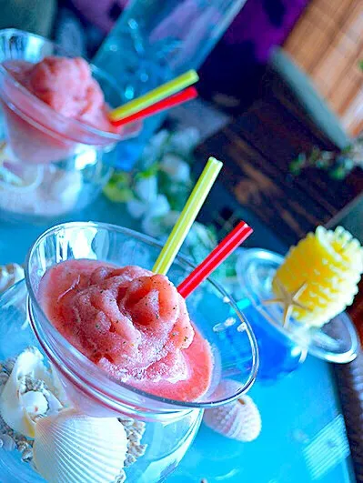 Snapdishの料理写真:スイカとパクチーのエスニックスムージー  カクテル  #うちバル  #金魚の肴  #cocktail #smoothie|青山金魚さん