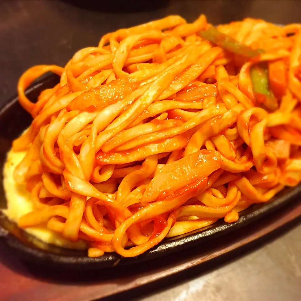 鉄板生パスタナポリタン♪ #パスタ #イタリアン #ナポリタン #ランチ|아 즈 ♡さん