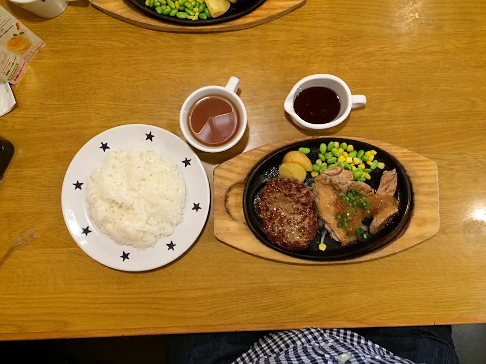 ハンバーグ&チキン&豚ロースかぶり|ばーさんさん