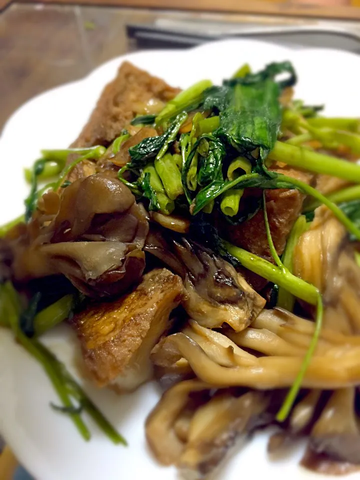 空芯菜と舞茸 絹揚げ豆腐のオイスターソース炒め|Masumiさん