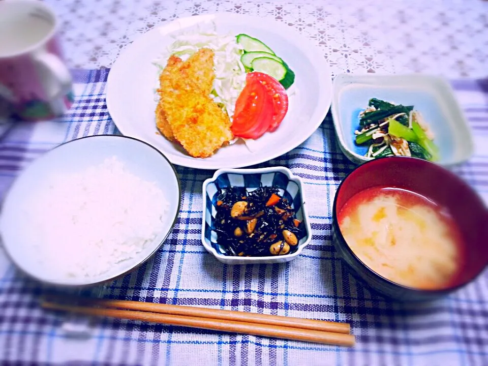 Snapdishの料理写真:6/10の晩ご飯☆ホッケのフライ・小松菜とえのきの梅ポン和え・ひじき煮|なべちゃんさん