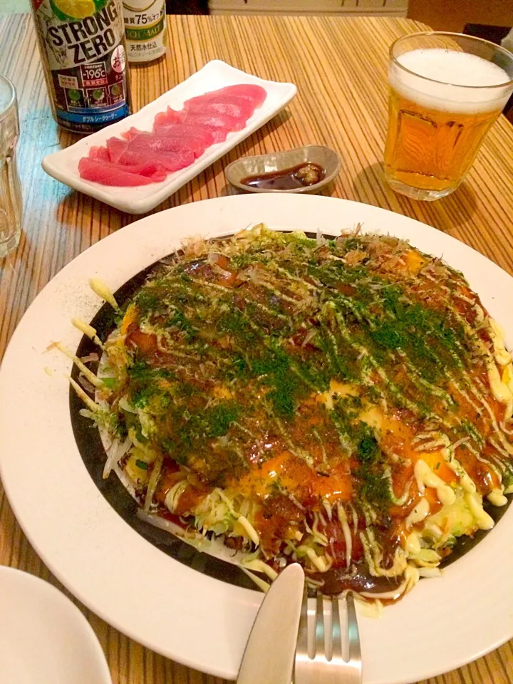 ＊晩ごはん＊ 広島風お好み焼き風（笑）メバチマグロのお刺身 大根漬け|pinoyamaさん