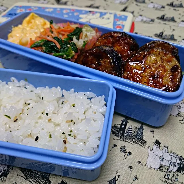 お弁当
菜飯、チーズ入りスクランブルエッグ、茄子の照り焼き、ごま和え|さっちんさん