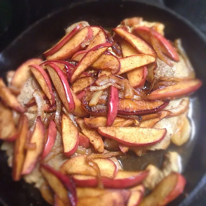 Apple pie pork chops|robyn leeさん