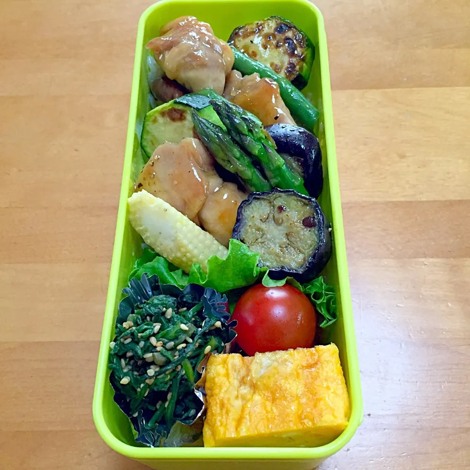 Snapdishの料理写真:夏野菜とチキンのグリル甘酢あん弁当(*^^*)|sachiさん