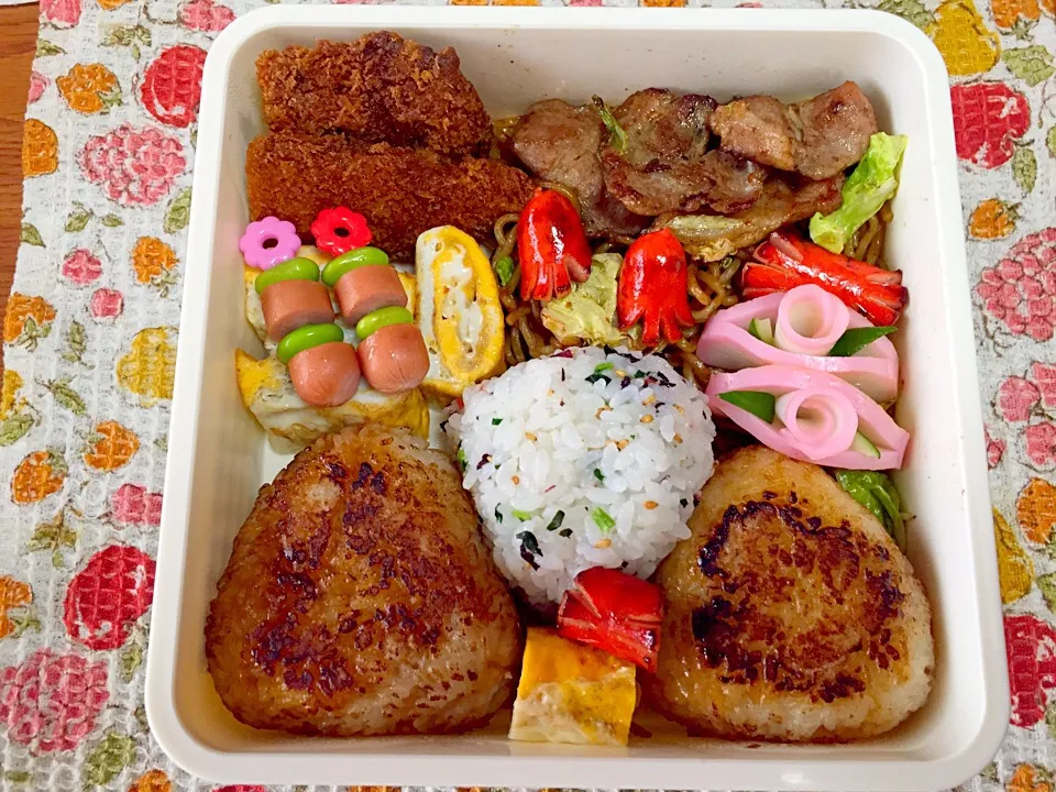 お弁当.n_n.174 タコさん＊カニさんウィンナーと、かまぼこきゅうりのお花٩(๑❛ᴗ❛๑)۶🌼|nacchan♪さん