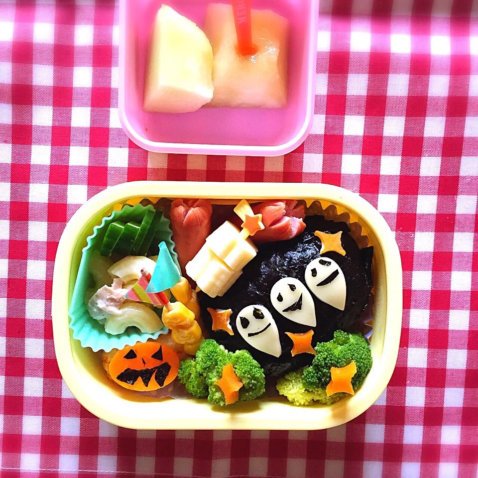 おばけ兄弟季節外れのハロウィン♡園児キャラ弁|®iacoさん