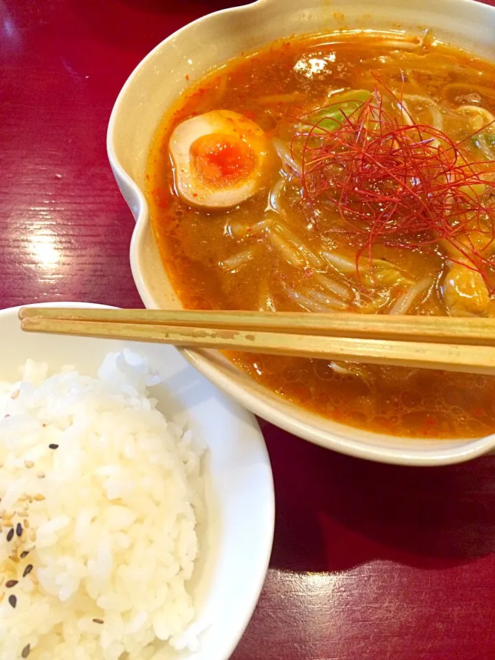 思無邪辛旨湯麺（追い飯付き）夜9時までの限定メニュー（期間限定）|あきらさん