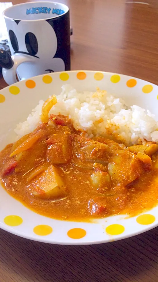 チキンバターカレー✩⃛今回はちょっと辛めに仕上げましたପ(⑅ˊᵕˋ⑅)ଓカレーは絶対香辛料からつくるよ♡|なっちゃんさん