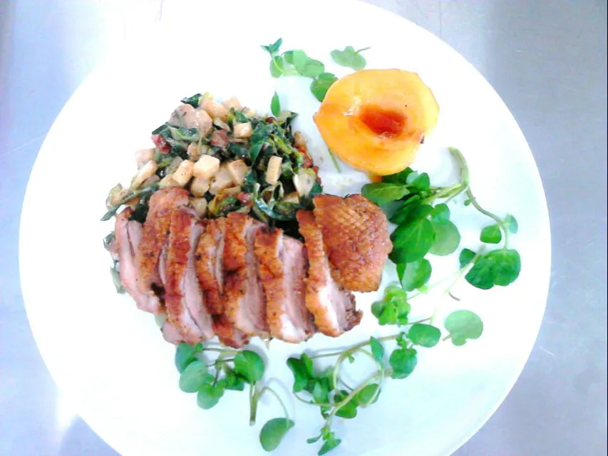 Breast of duck, cabbage with bacon and celeriac and caramelised pear|tessさん