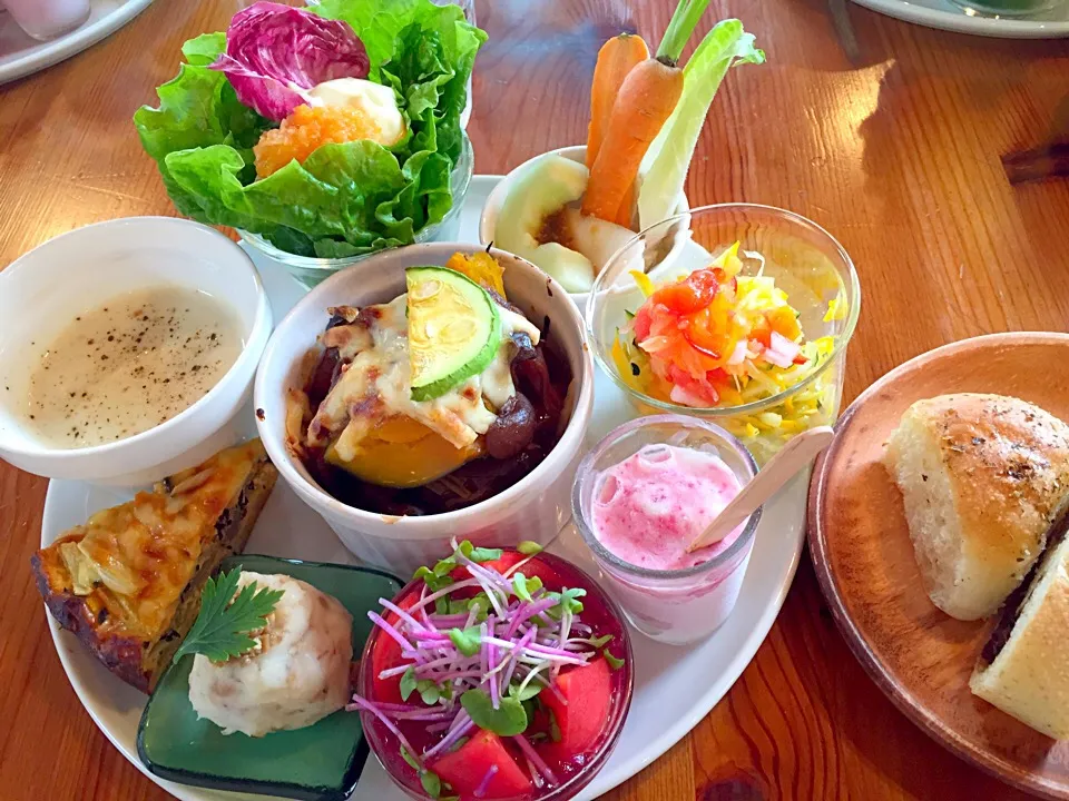 パン屋Uーbeさんのランチ💕|のぶのぶさん