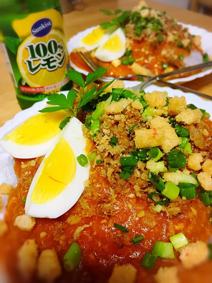 Snapdishの料理写真:Pancit Palabok using canned tuna and shrimp crackers|Laarni Nabongさん