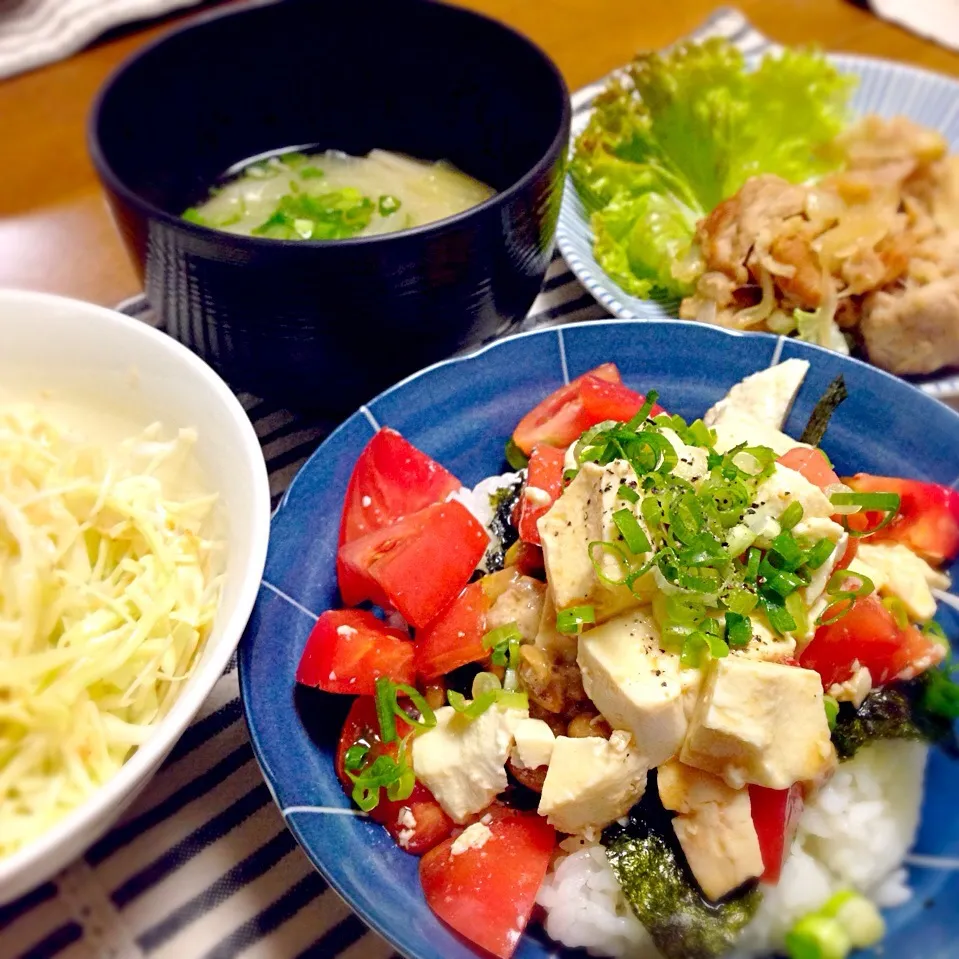 Snapdishの料理写真:豆腐トマト納豆丼、味噌汁、豚肉レモンバター醬油炒め♪|hayuさん