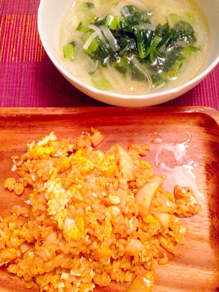 Kimchee fried rice with daikon soupキムチチャーハンと大根のターサイのジンジャースープ|Tanuさん