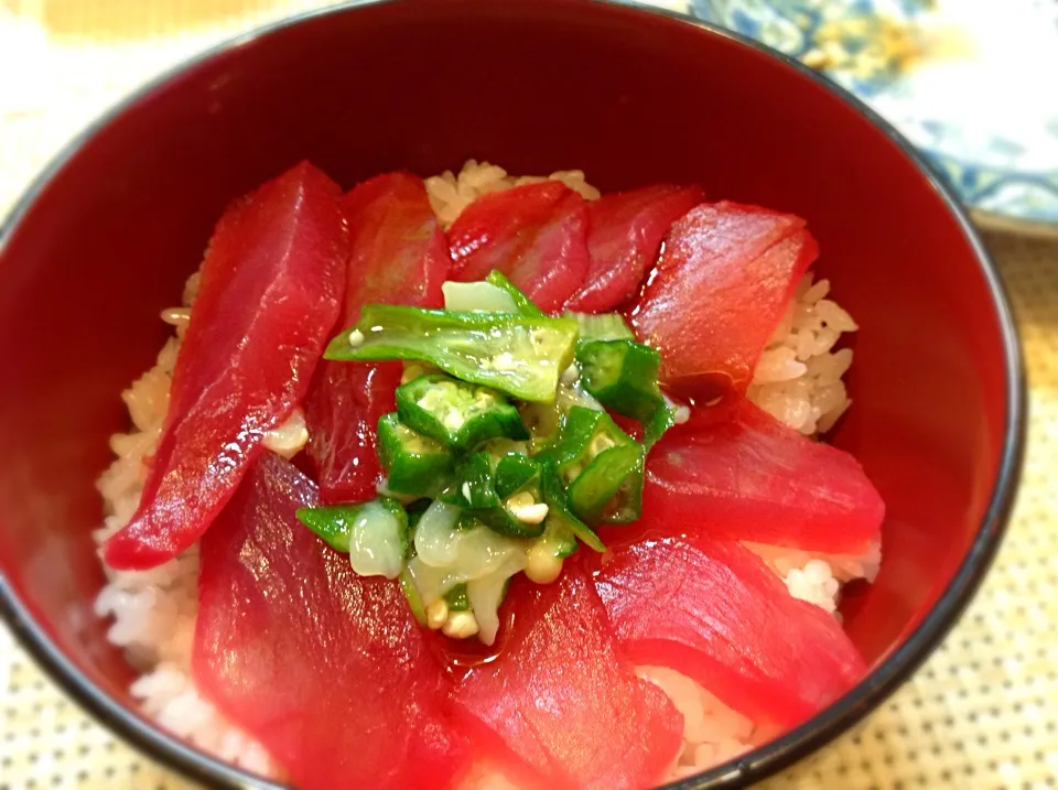 マグロ丼😋🍣|アライさんさん