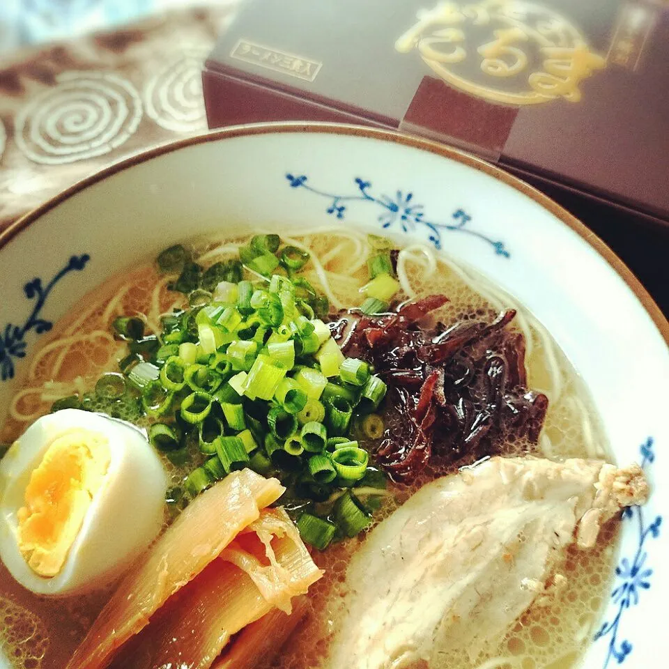 博多とんこつラーメン #博多だるま #生きくらげ|Miwaさん