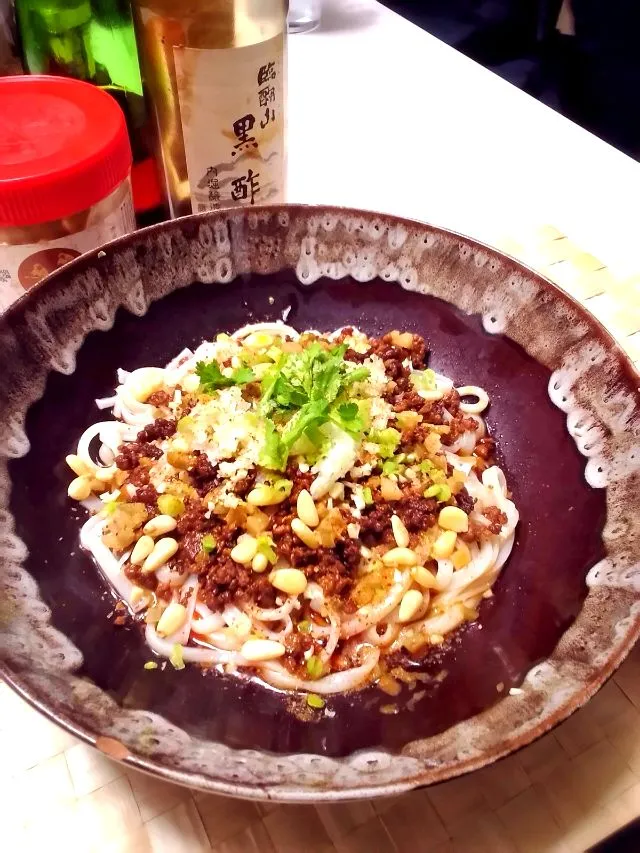 Snapdishの料理写真:汁なし担々麺。つまり本来の担々麺。|こいさんさん