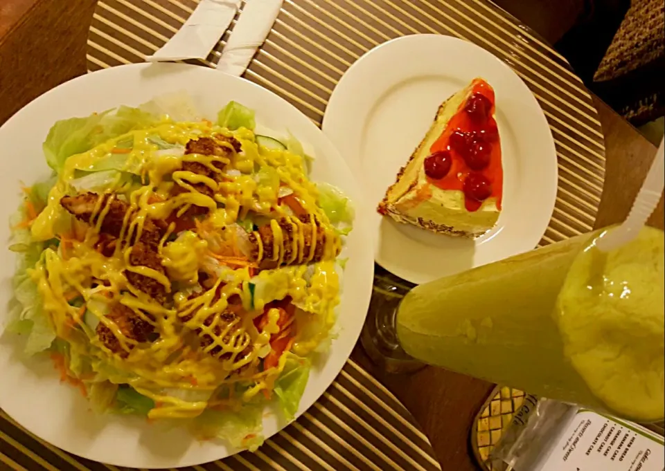 Snapdishの料理写真:Garden salad, avocado shake and cherry orange cake.|cateyaniさん