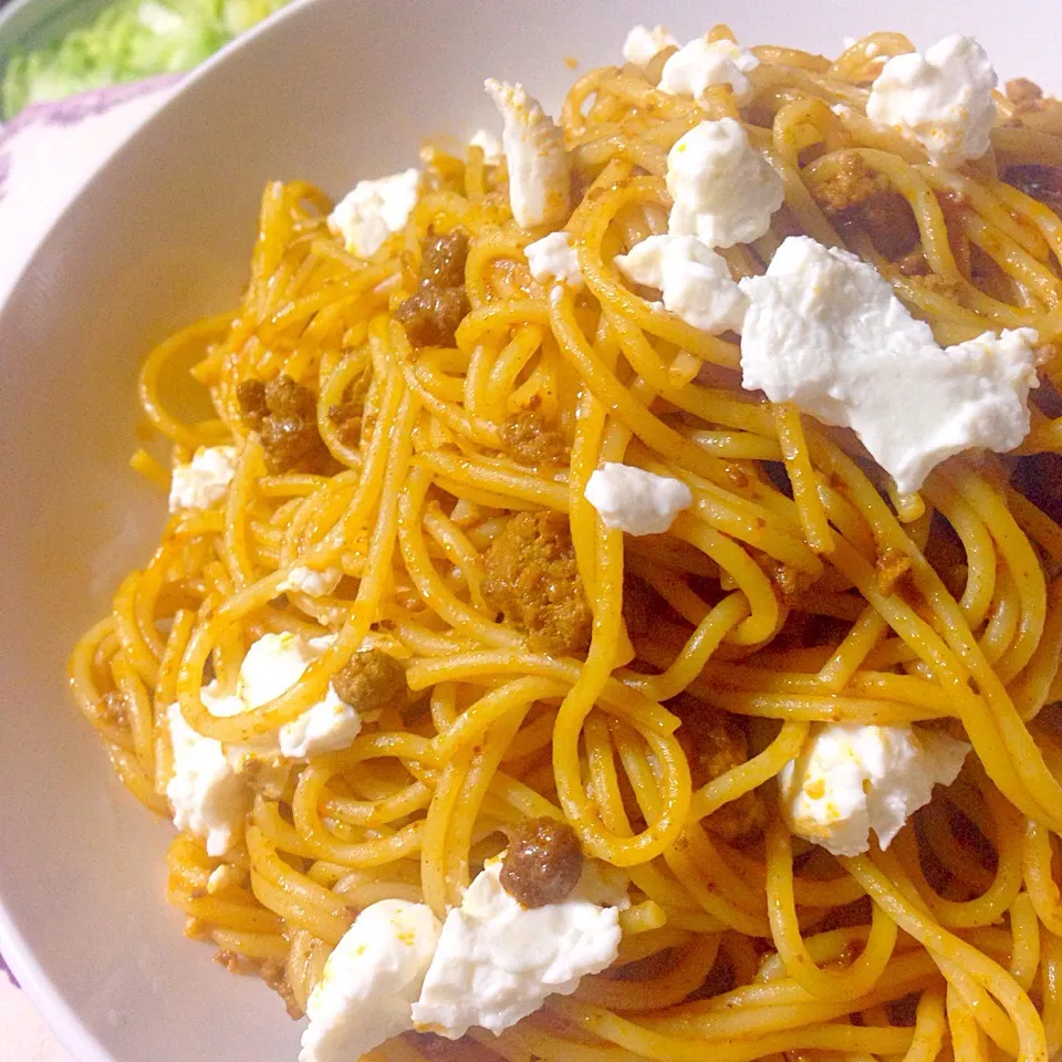 Spaghetti with Minced beef and Tomato Sauce + Crumbled Feta Cheese 😋|H3L1DAさん