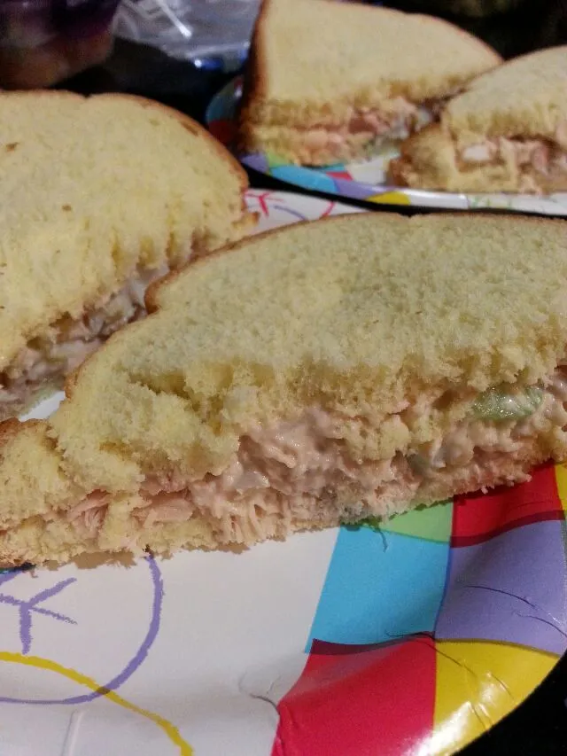 Snapdishの料理写真:tuna salad on potato bread.|Polly Gelfusoさん