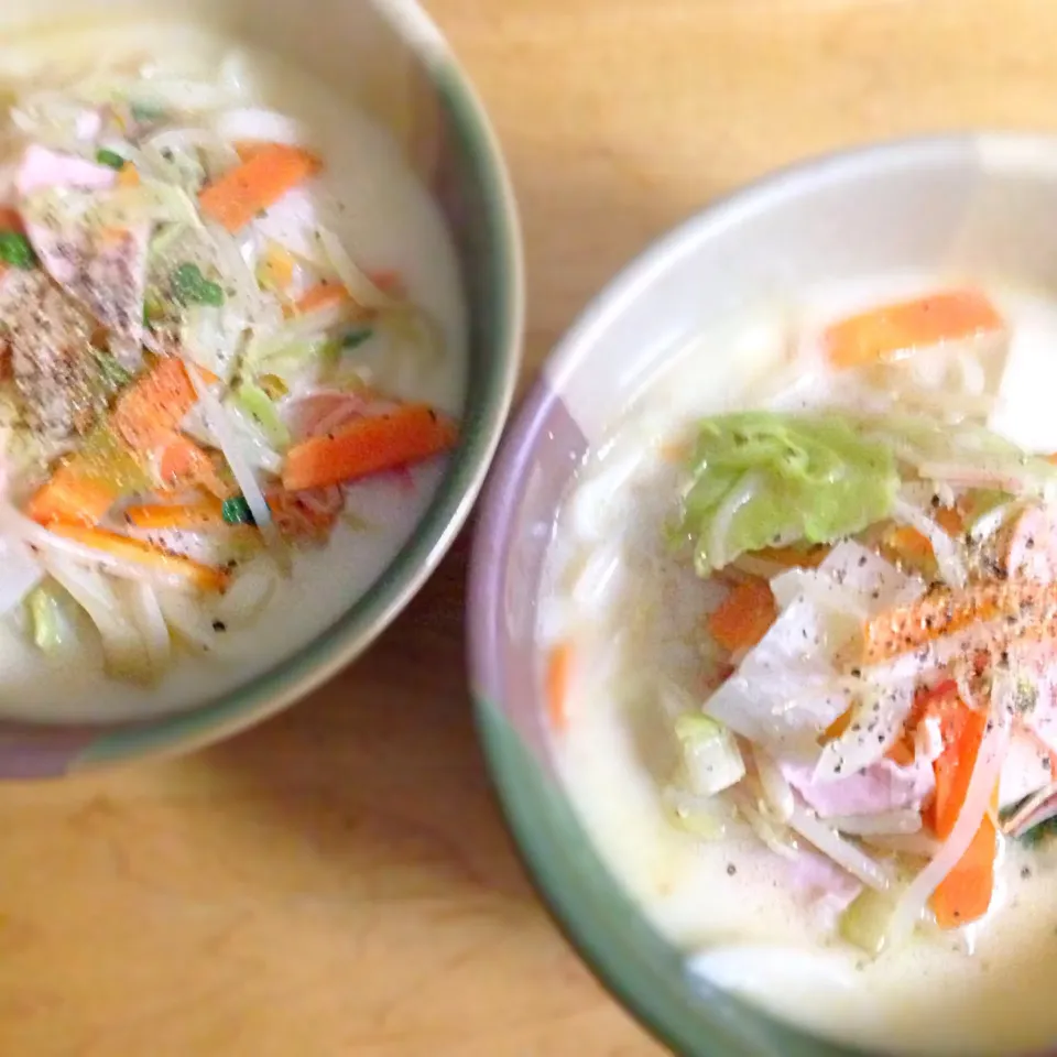 お野菜たっぷり〜ミルク風味のチャンポンうどん♫|こなちゅんさん