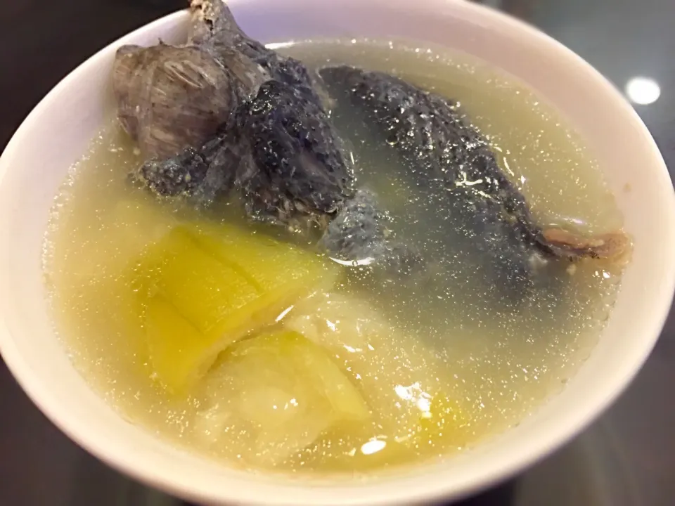 Loofah with Black-boned chicken soup|Angelaさん