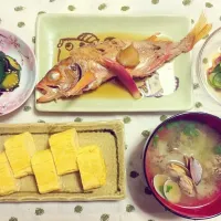 ＊赤らばちめ煮付け＊タコときゅうりの酢の物＊きゅうりの浅漬け＊出し巻き卵＊あさりのみそ汁|ゆかりごはんさん