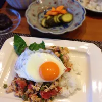 Snapdishの料理写真:ガパオ風炒め物|kimimosukeさん