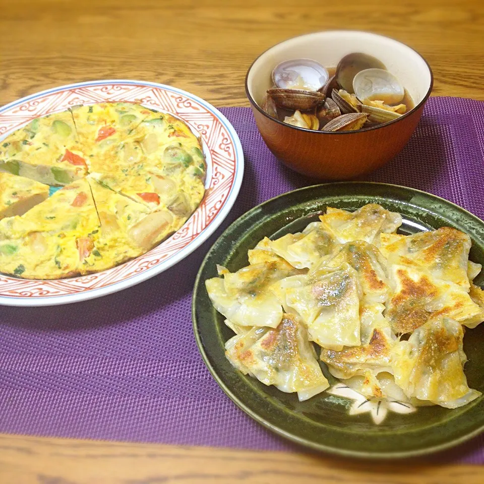 アボトマウインナオープンオムレツ・アサリのお味噌汁・点天の餃子|美也子さん