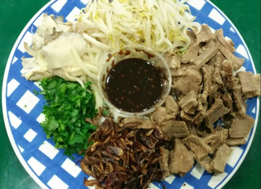 Condiments for Beef Soup Noodle|FooDin'sさん