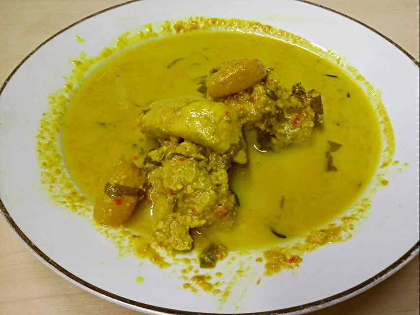 Masak Lemak Cili Padi Telur Ikan Dengan Belimbing Besi (Fish Roe & Bilimbi in Coconut Gravy)|FooDin'sさん