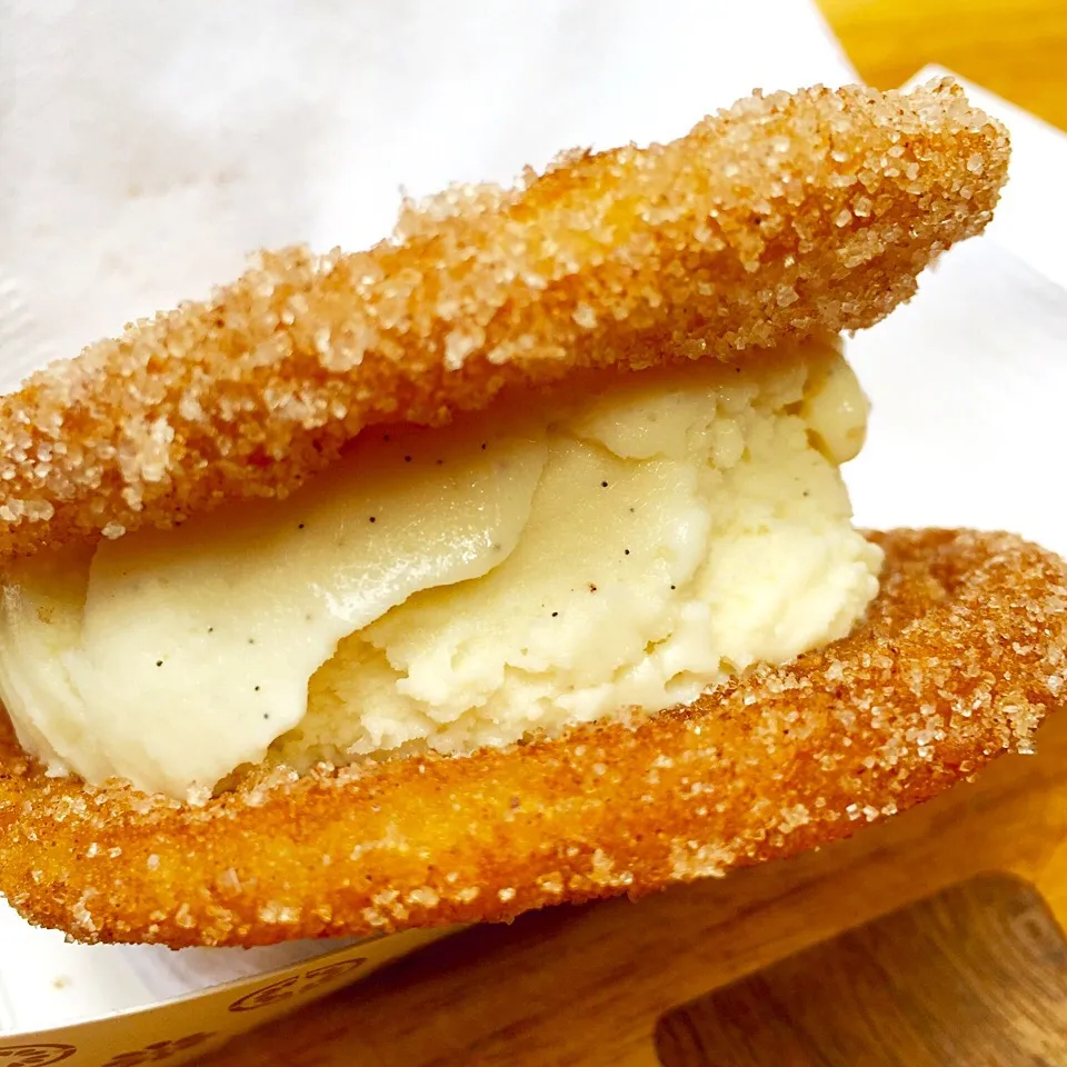 Churro ice cream sándwich|Eduardo Mestre Sさん