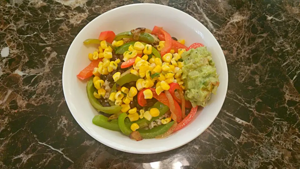 Veggie Burrito Bowl|Kymberly Nichole - Curvy Girl's Kitchenさん