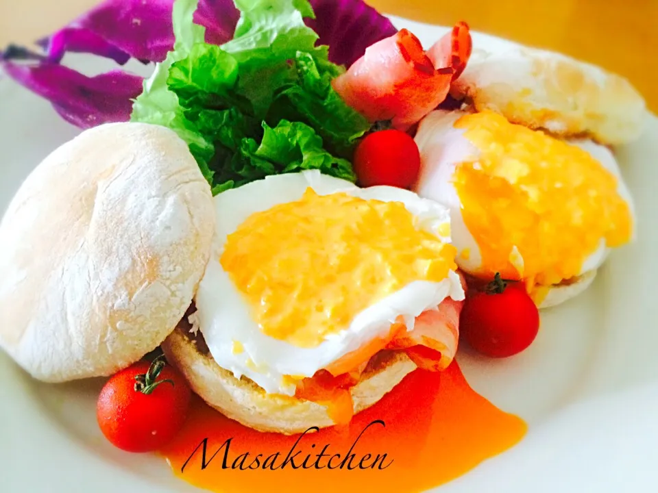 Egg benedict for breakfast|Masakiさん