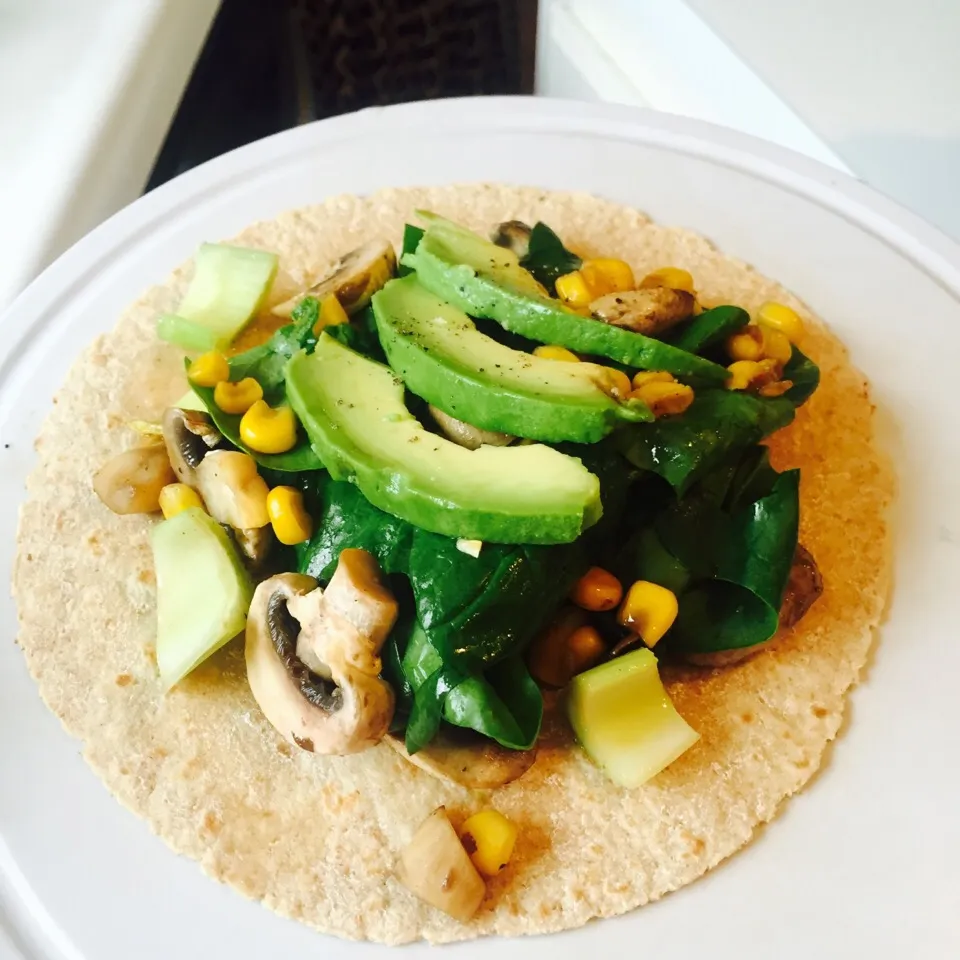 Snapdishの料理写真:Vegan quesadillas|victoria valerioさん