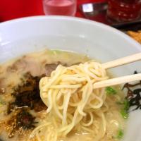 【神保町昼食探訪】
北九州らーめん 東龍軒
やさしい豚骨スープ
辛味の効いた高菜をたっぷりと
小倉の従兄弟 元気かな