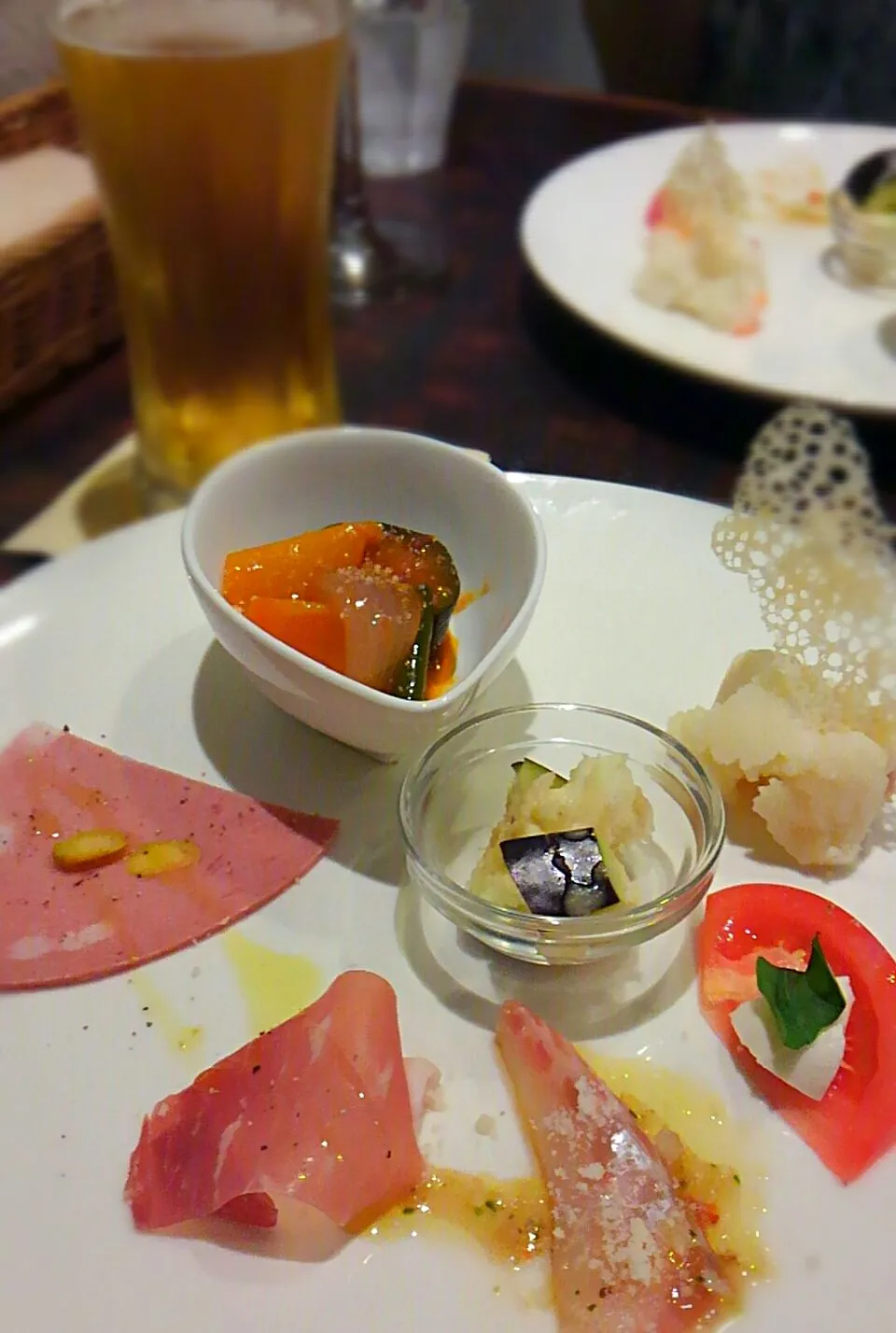 生ビールとタパス盛り合わせ♡|ヴェローナのパン屋さんさん