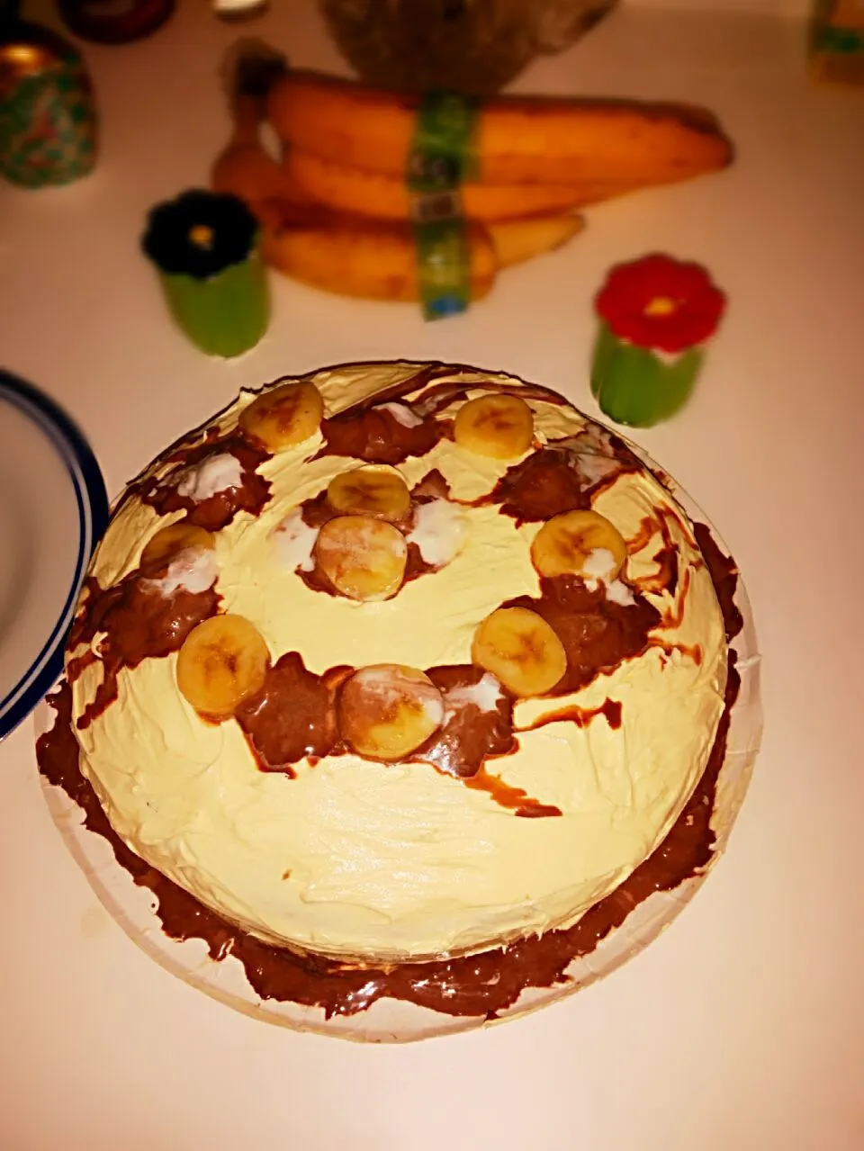 carrot 🌻 Cake buttercream frosting on top. ..pecan & cinnamon bun whipped cream between the layers of the two rounds...|klaireさん