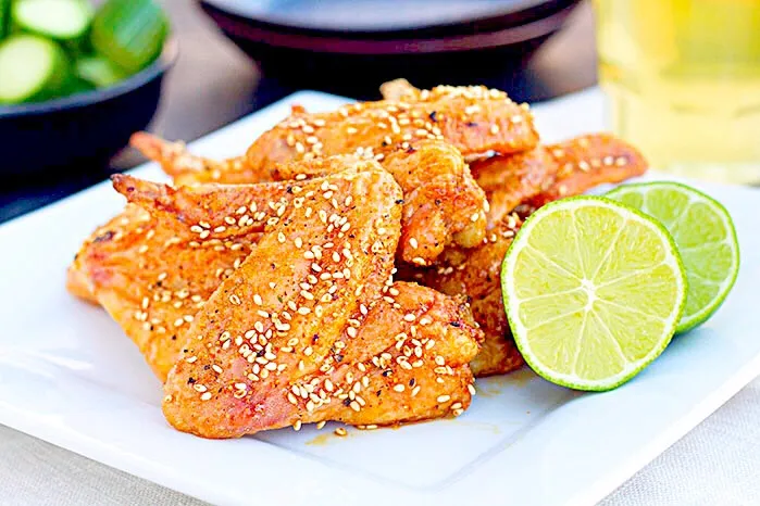 Snapdishの料理写真:揚げスパイシー手羽先- Fried Spicy Chicken Wings 😋✨❤️|Liezlさん