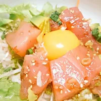 Snapdishの料理写真:マグロ漬け丼|ちのさん