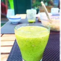 Snapdishの料理写真:🍊 orange, lemon and cucumber smoothie 🍋