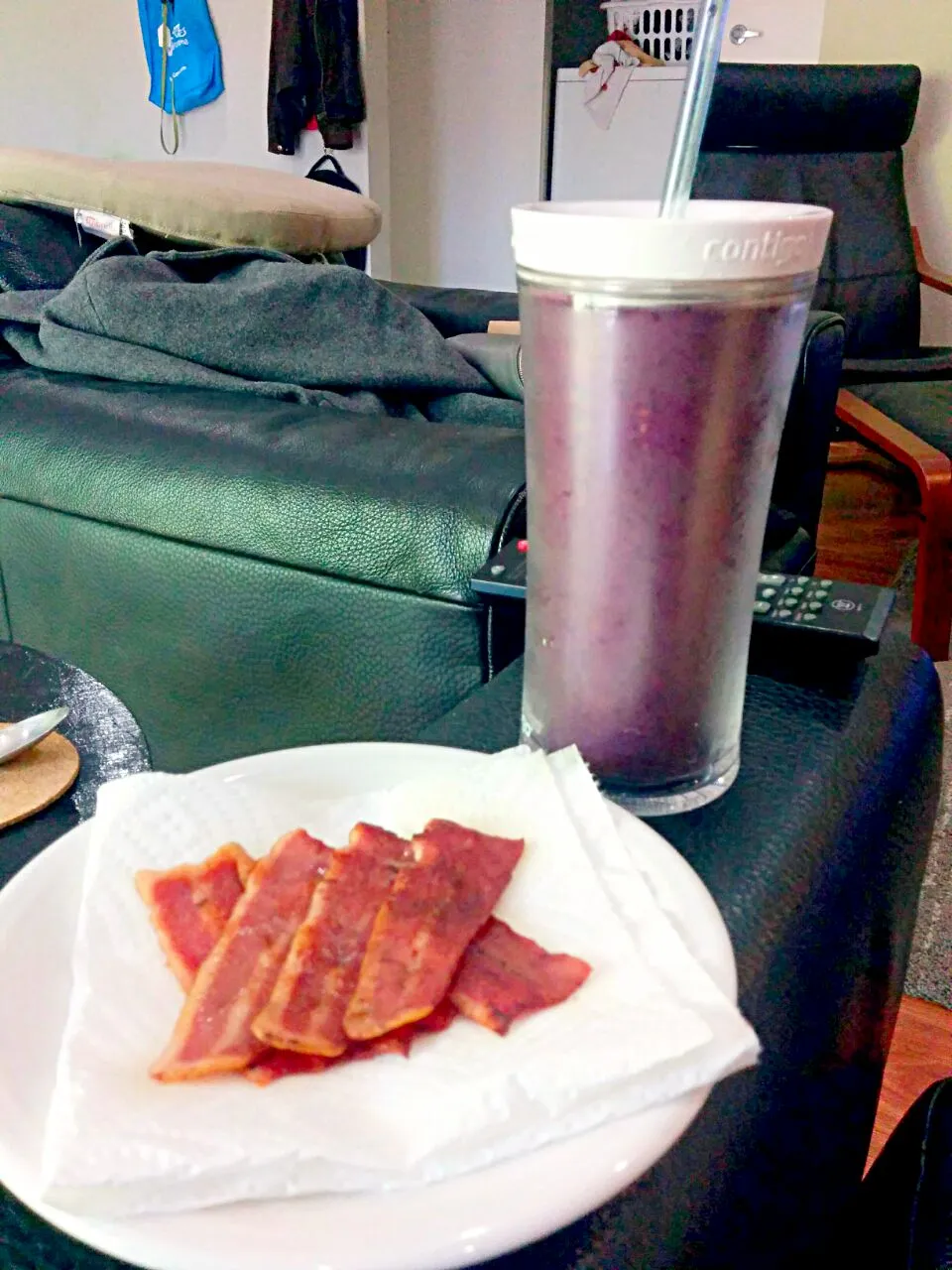 turkey bacon and smoothie.|Lauraさん