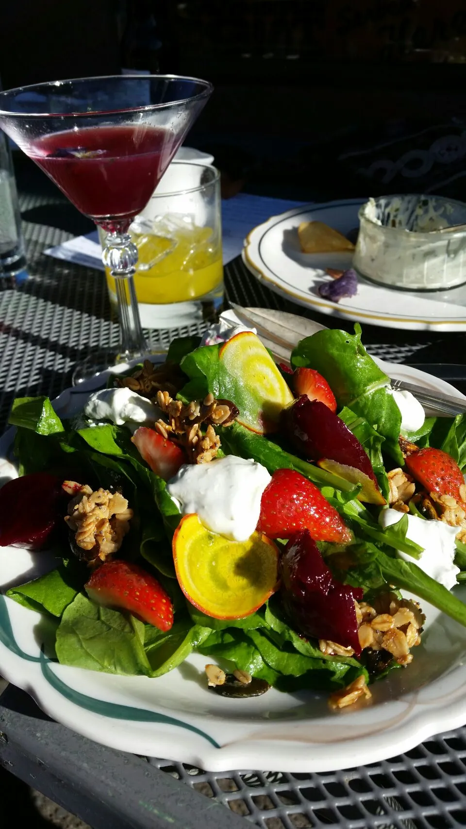 Strawberry Salad with Creme Fraiche & Granola Croutons|Christina Sasserさん