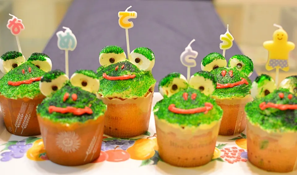 Snapdishの料理写真:Frog Muffin , I baked for my pet Chikuwa Kun for turning 1 year old today 🐸🎂🎉😋🐶 ケロケロマフィン#muffin#cupcakes|💖 ジジ 💖さん