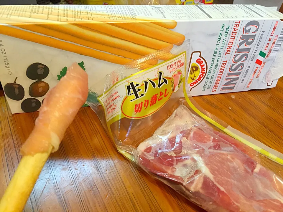 Snapdishの料理写真:生ハムとグリッシーニ|Reikoさん