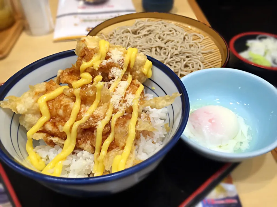 天丼てんや 松戸西店 ダブルチーズ鶏天丼温玉付きの小そばセット|ddr3rdmixさん