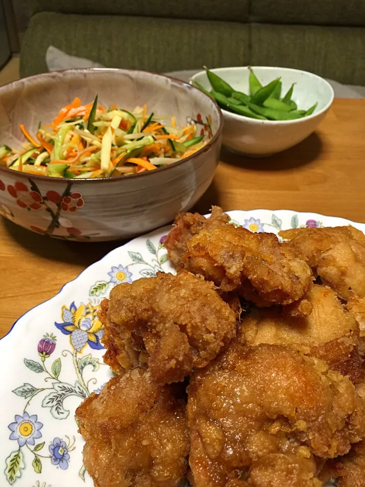 Snapdishの料理写真:夫の手料理！男子ごはんの竜田揚げと中華サラダ|さちこ(さがねっち)さん