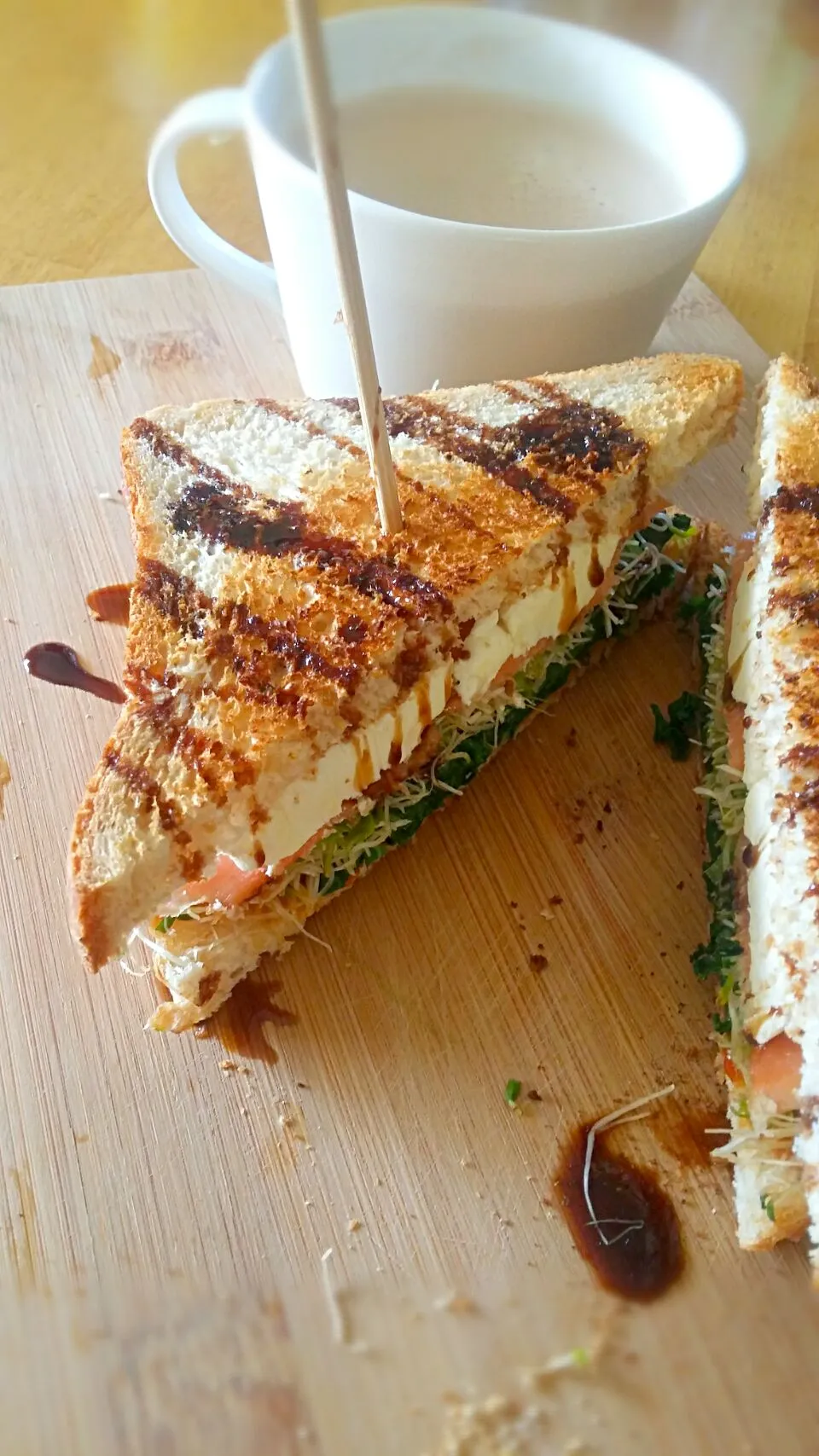 Alfalfa, kale, smoke salmon,cream cheese and Jamie Oliver|noriko takiyama のりねぇですさん